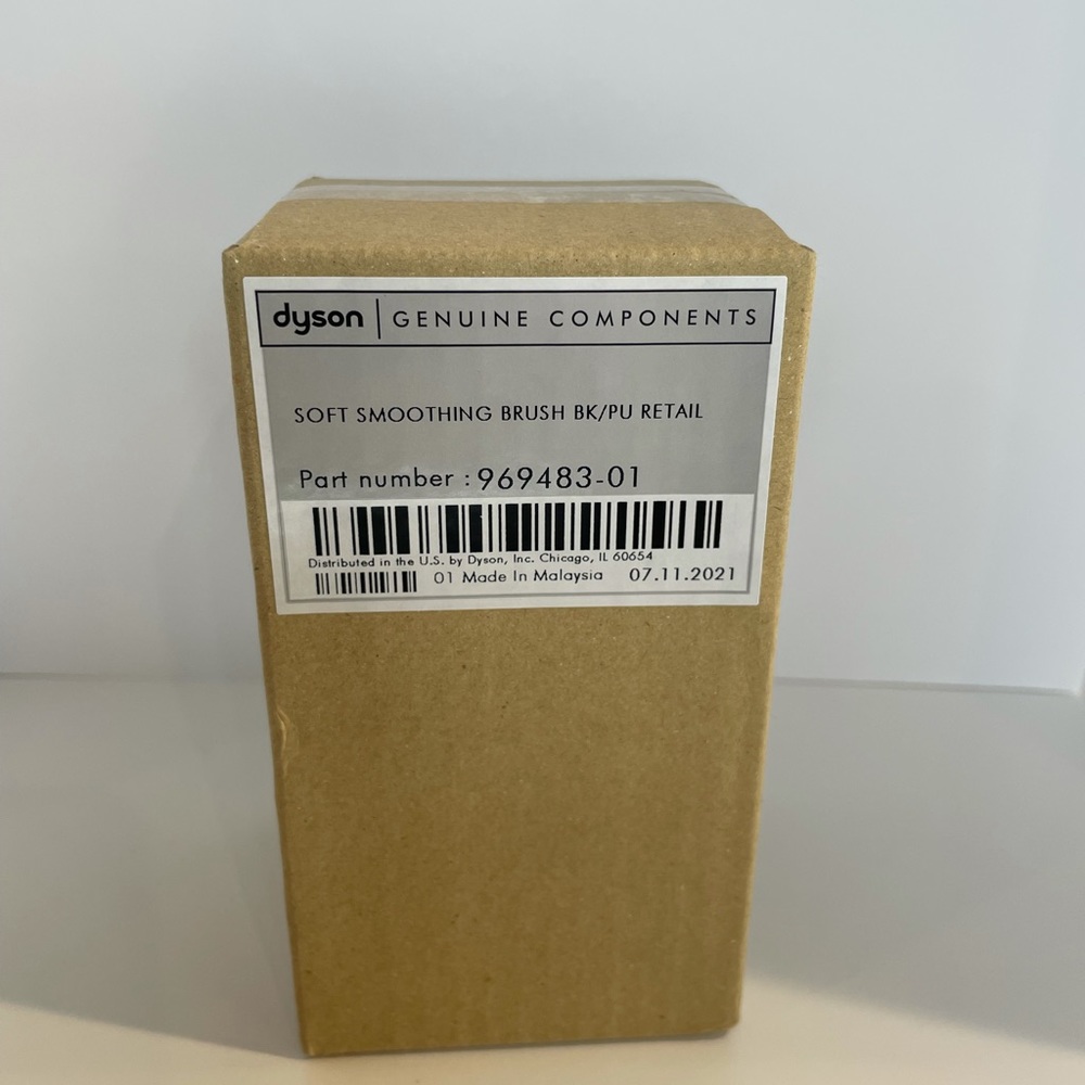 NEW IN BOX Unopened Dyson Soft Smoothing Brush, 969483-01 Black/Purple